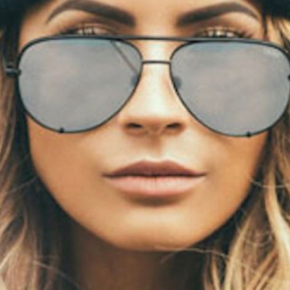 Quay Australia x Desi Perkins - black and silver - high key oversized aviator